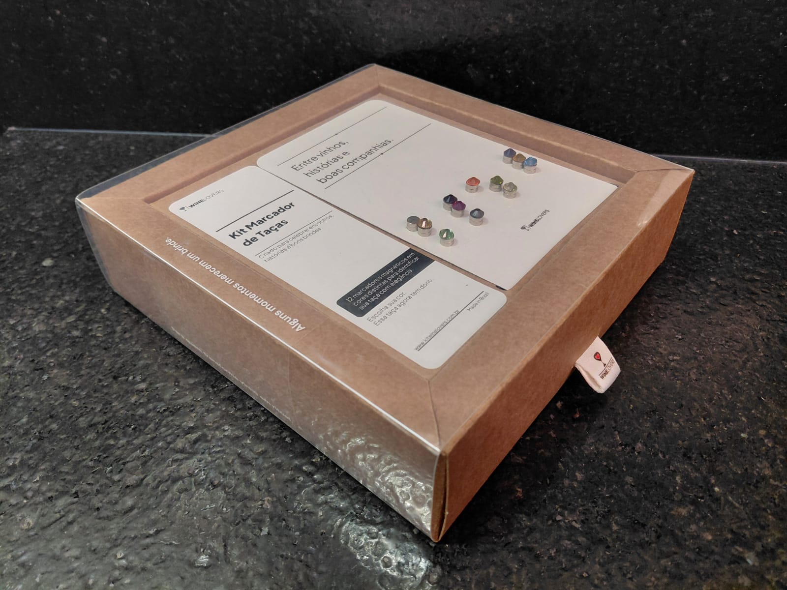 Embalagem do KitWineLovers — Kit Marcador de Taças